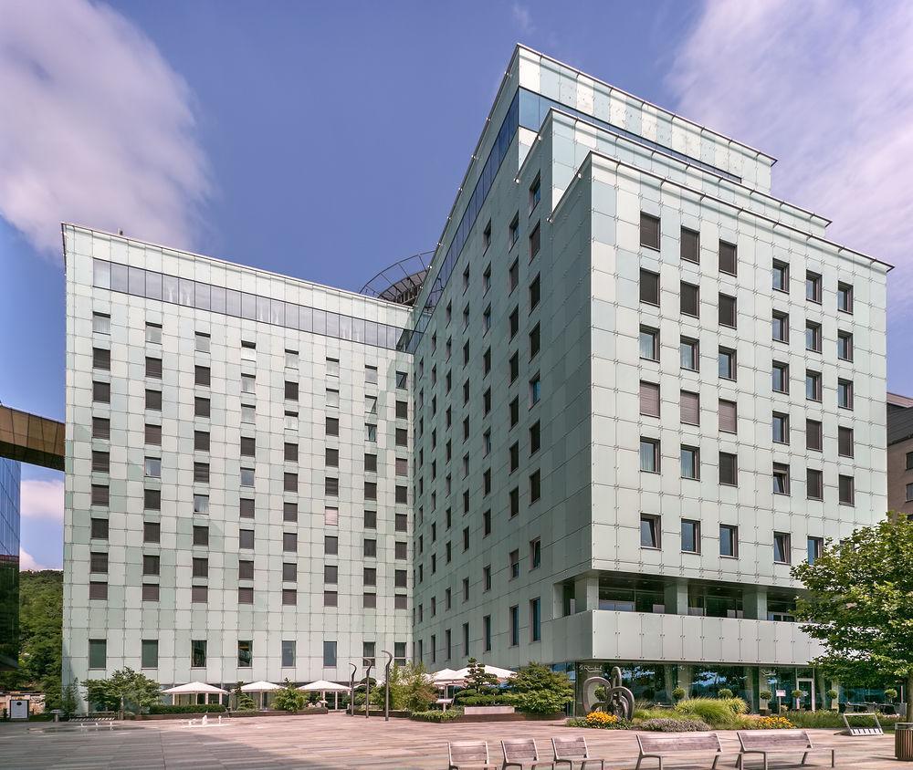 Grand Hotel River Park, A Luxury Collection Hotel, Bratislava Exterior foto The University Hospital of Freiburg