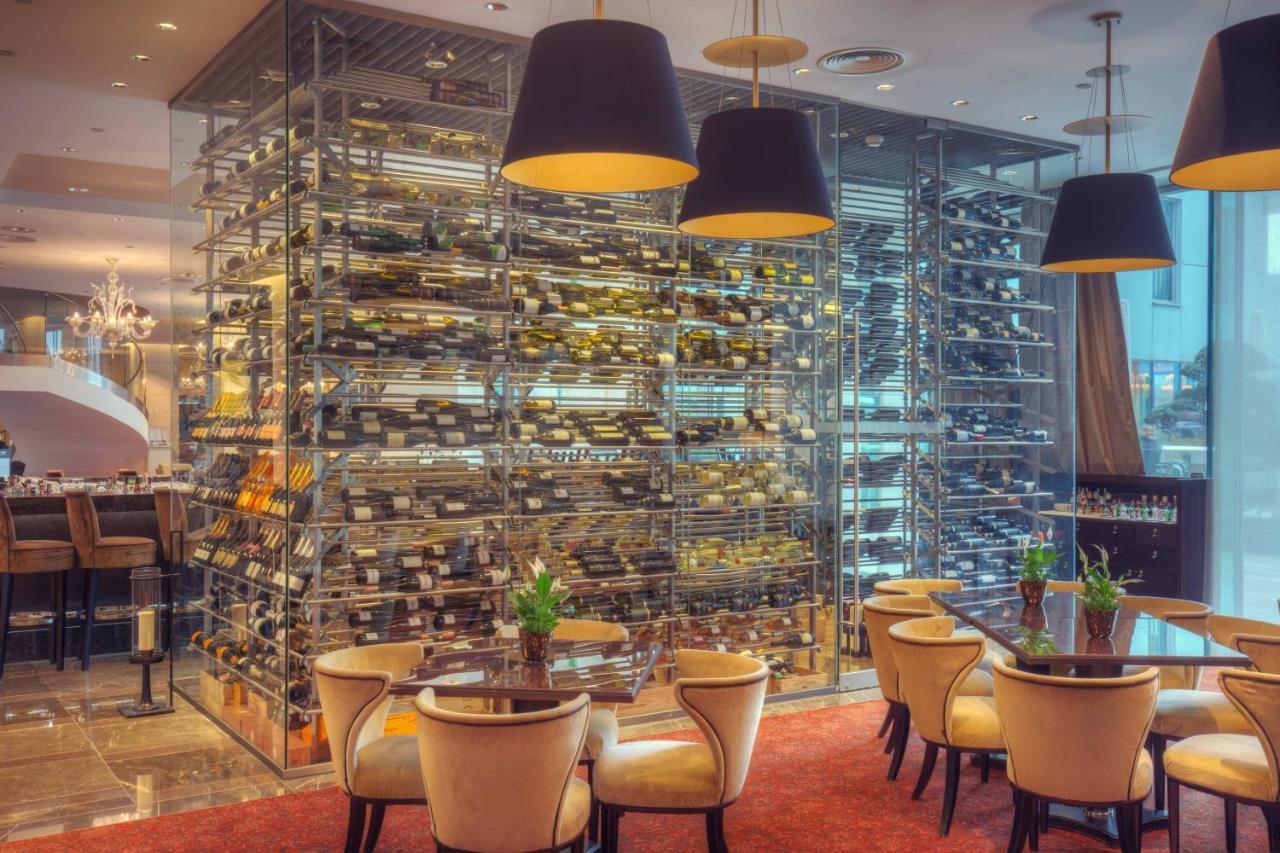 Grand Hotel River Park, A Luxury Collection Hotel, Bratislava Exterior foto Wine rack at the hotel