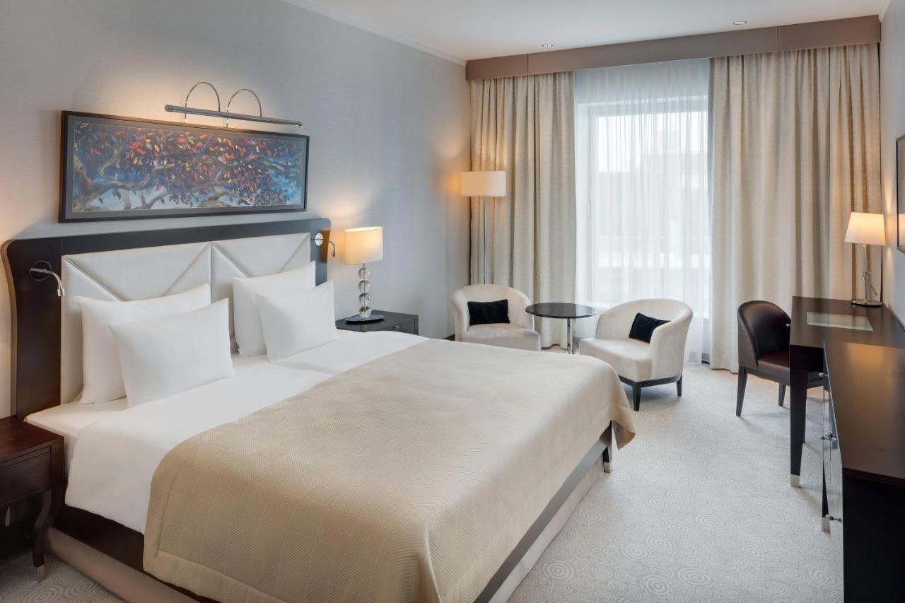 Grand Hotel River Park, A Luxury Collection Hotel, Bratislava Exterior foto A room at the hotel