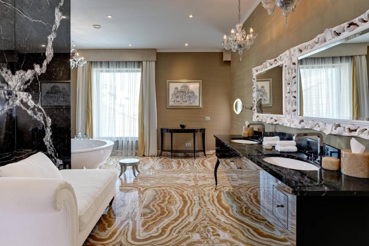 Grand Hotel River Park, A Luxury Collection Hotel, Bratislava Exterior foto Bathroom