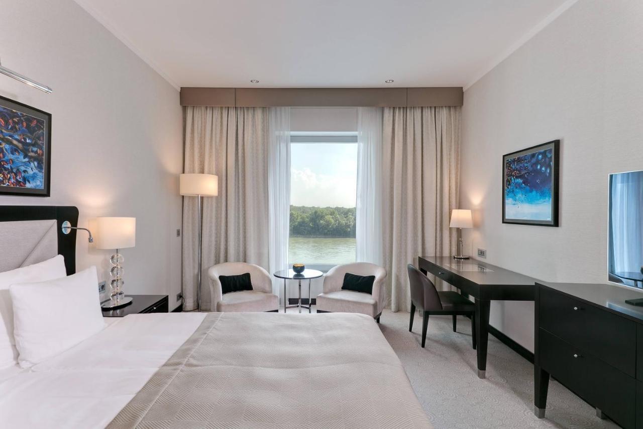Grand Hotel River Park, A Luxury Collection Hotel, Bratislava Exterior foto A room at the hotel