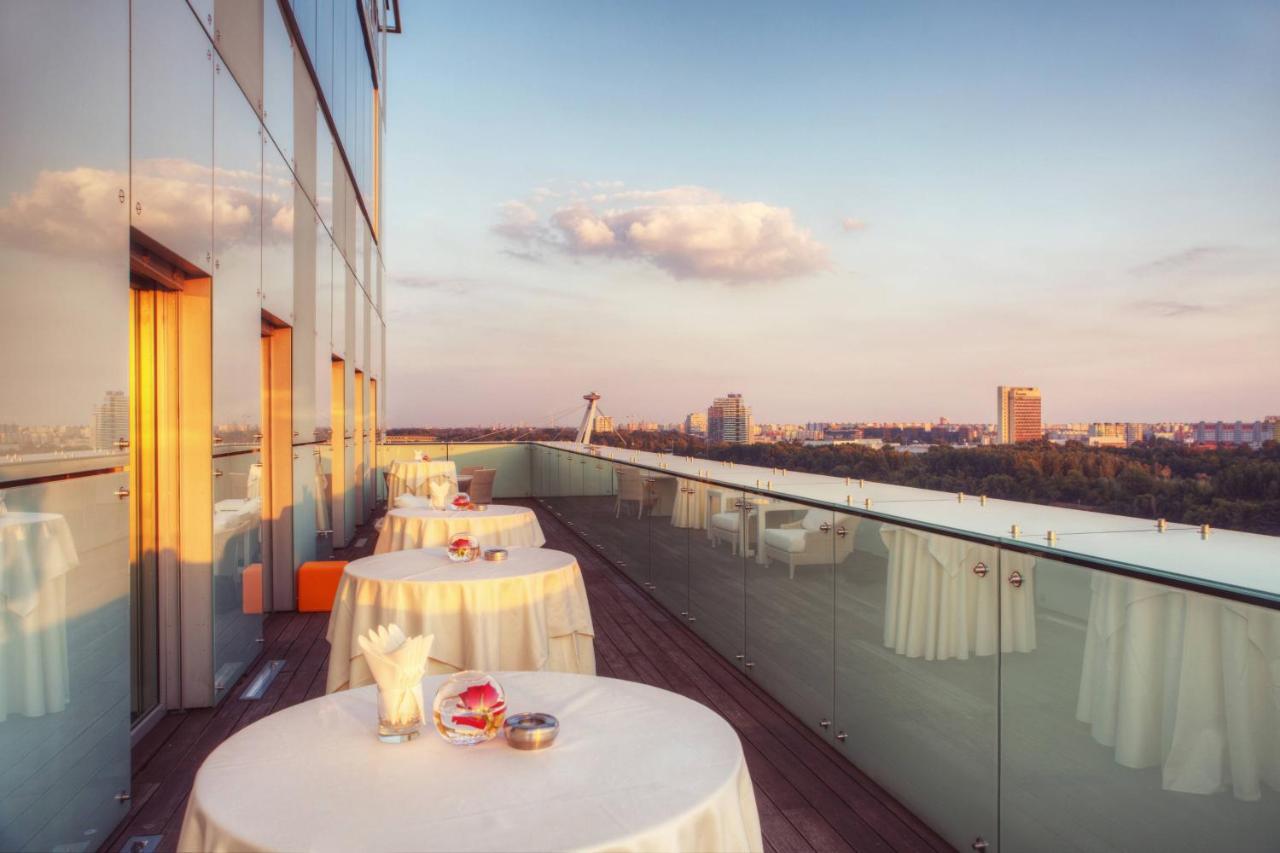 Grand Hotel River Park, A Luxury Collection Hotel, Bratislava Exterior foto The Terrace