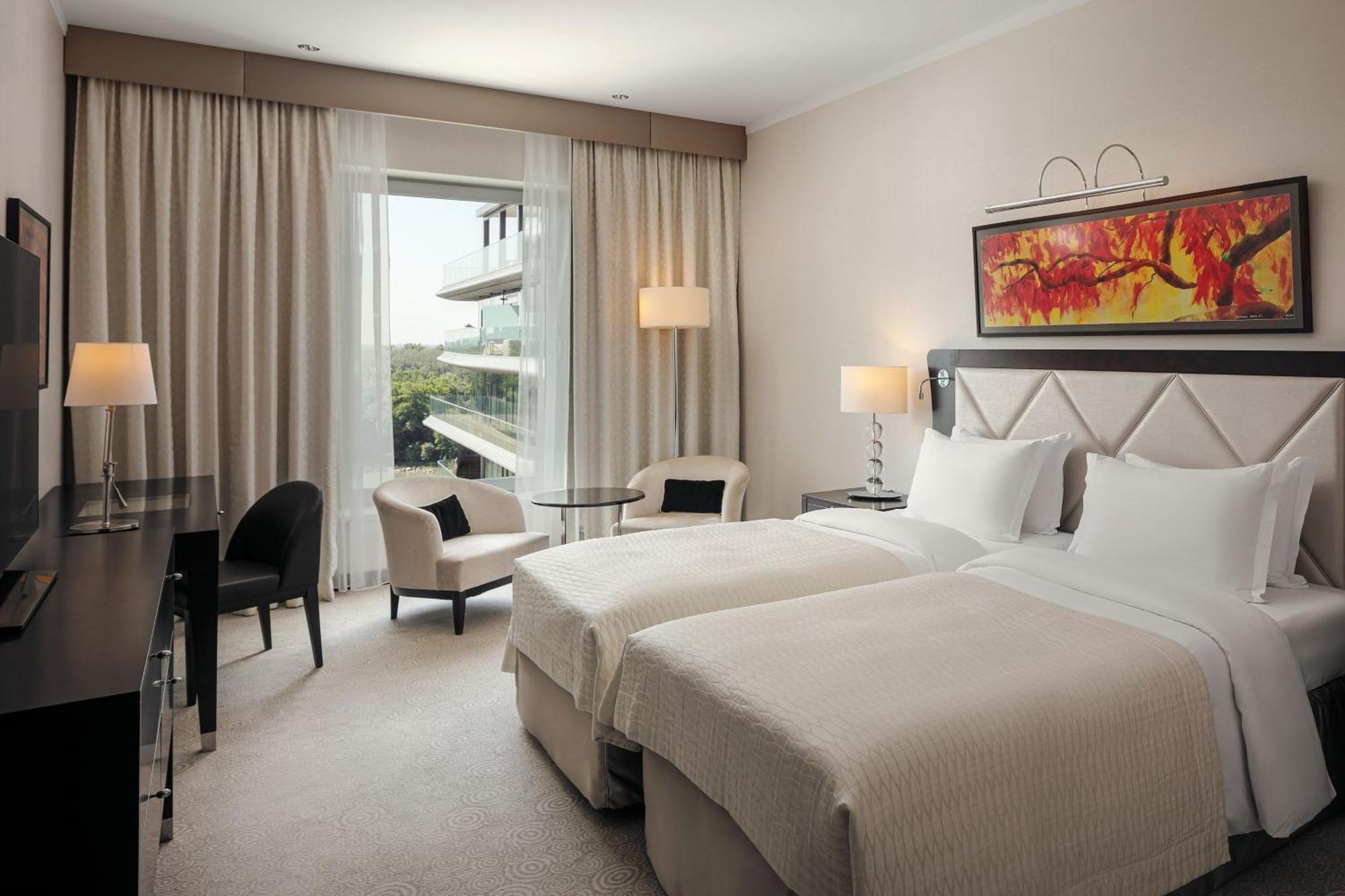 Grand Hotel River Park, A Luxury Collection Hotel, Bratislava Exterior foto A room at the hotel