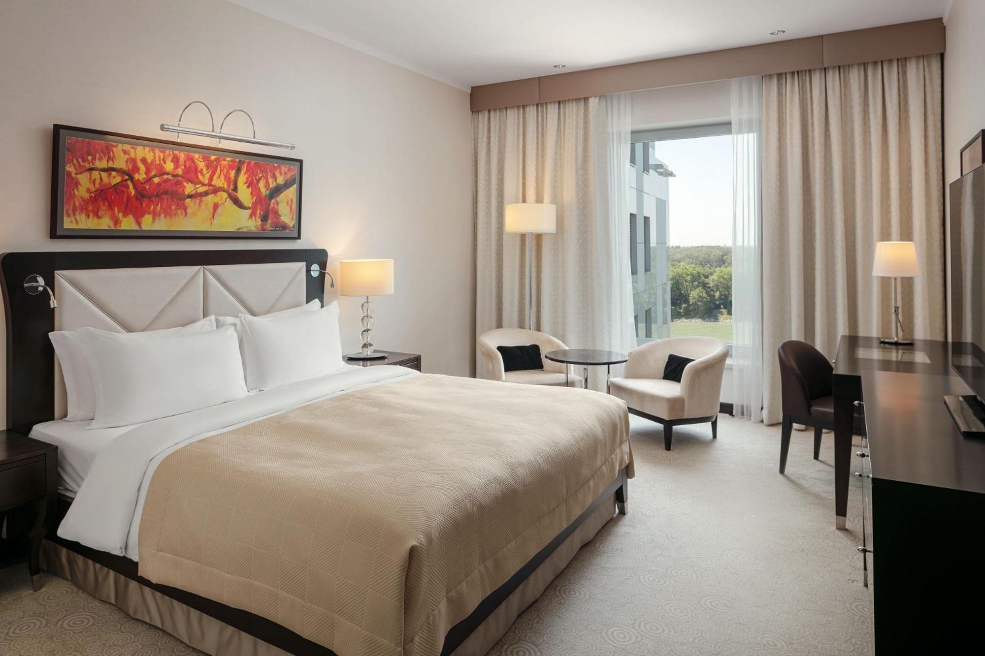 Grand Hotel River Park, A Luxury Collection Hotel, Bratislava Exterior foto A room at the hotel