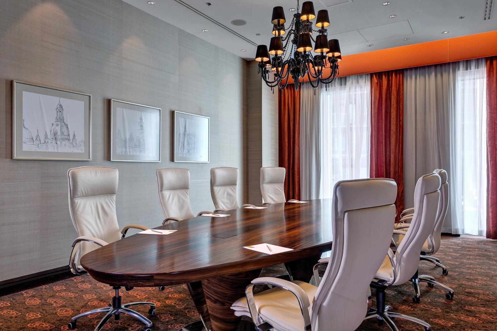 Grand Hotel River Park, A Luxury Collection Hotel, Bratislava Exterior foto Boardroom at the InterContinental Hotel, London, Park Lane
