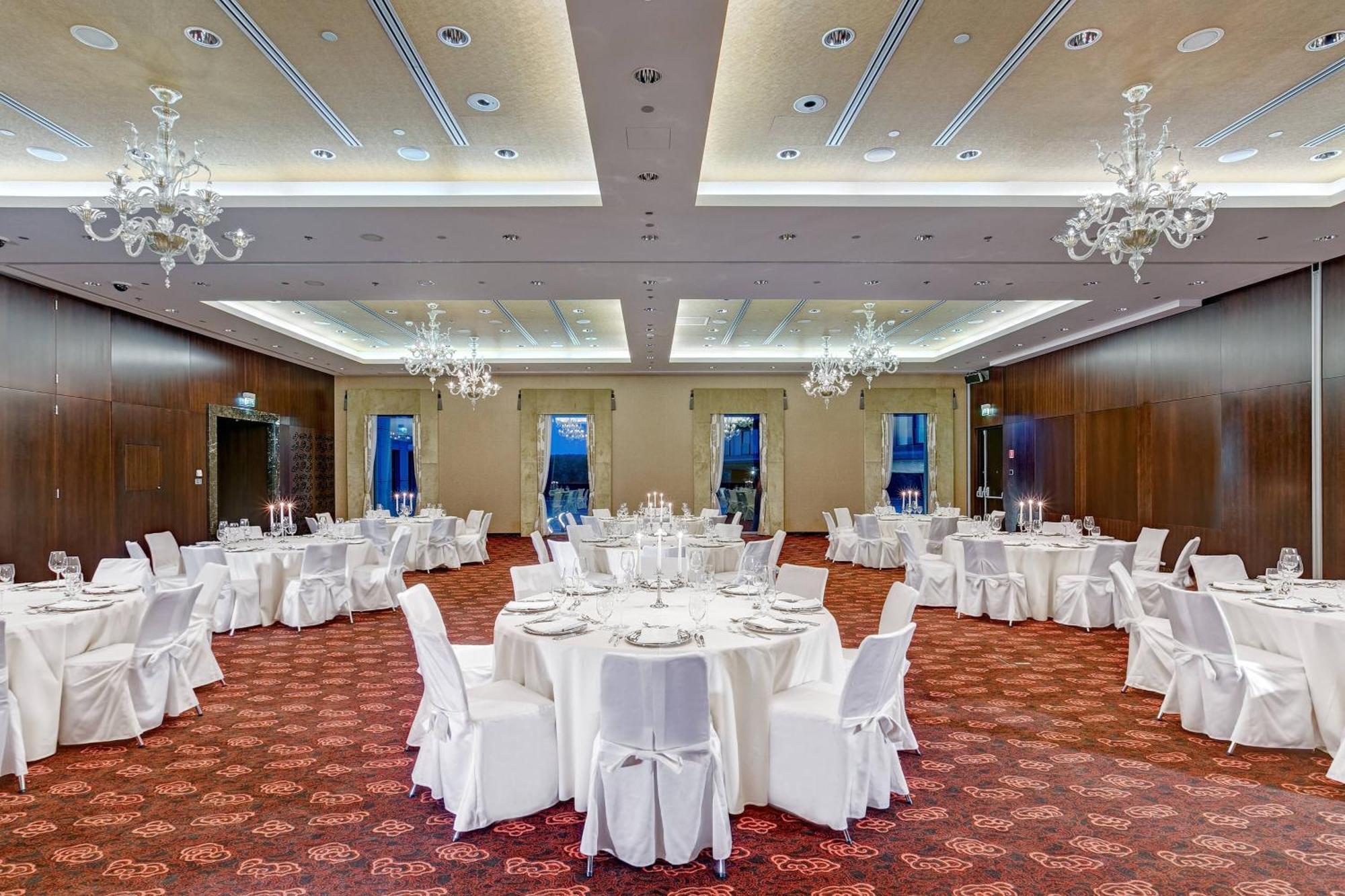 Grand Hotel River Park, A Luxury Collection Hotel, Bratislava Exterior foto The ballroom